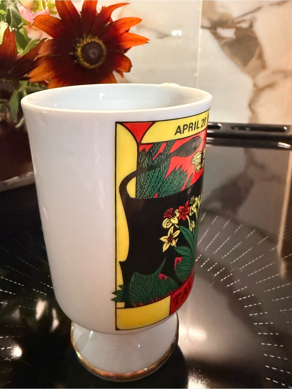 Taurus Zodiac Royal Crown Vintage Porcelain Pedestal Mug - White and Red - Picture 3 of 5